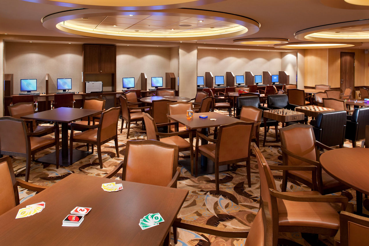 Uno at Card Room on Allure of the Seas,