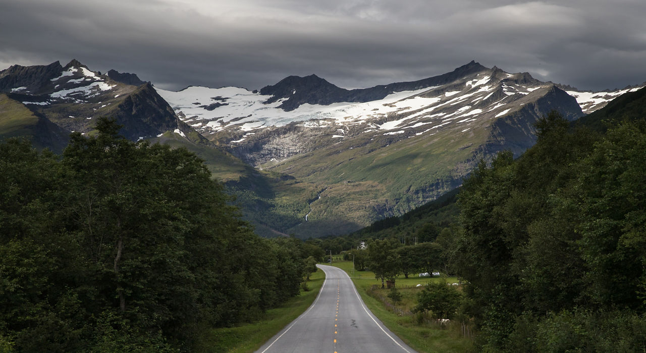 mountain scenics geiranger