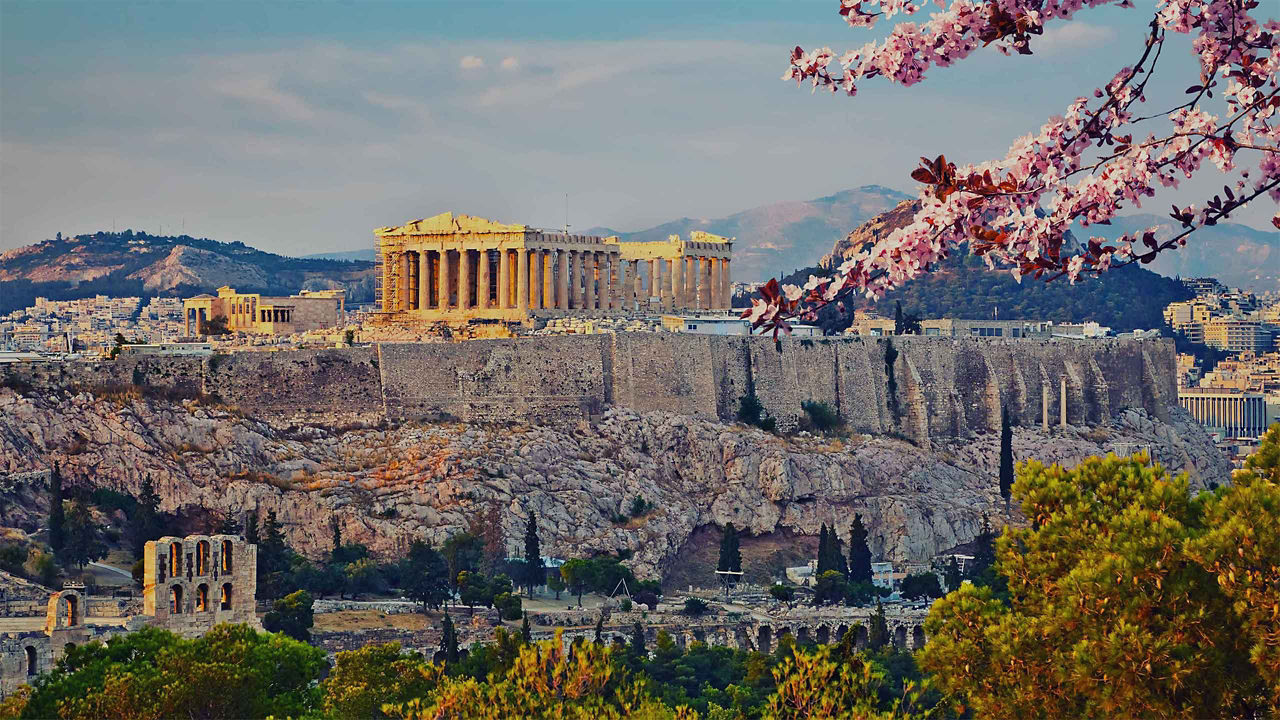Acropole dans le paysage urbain d’Athènes