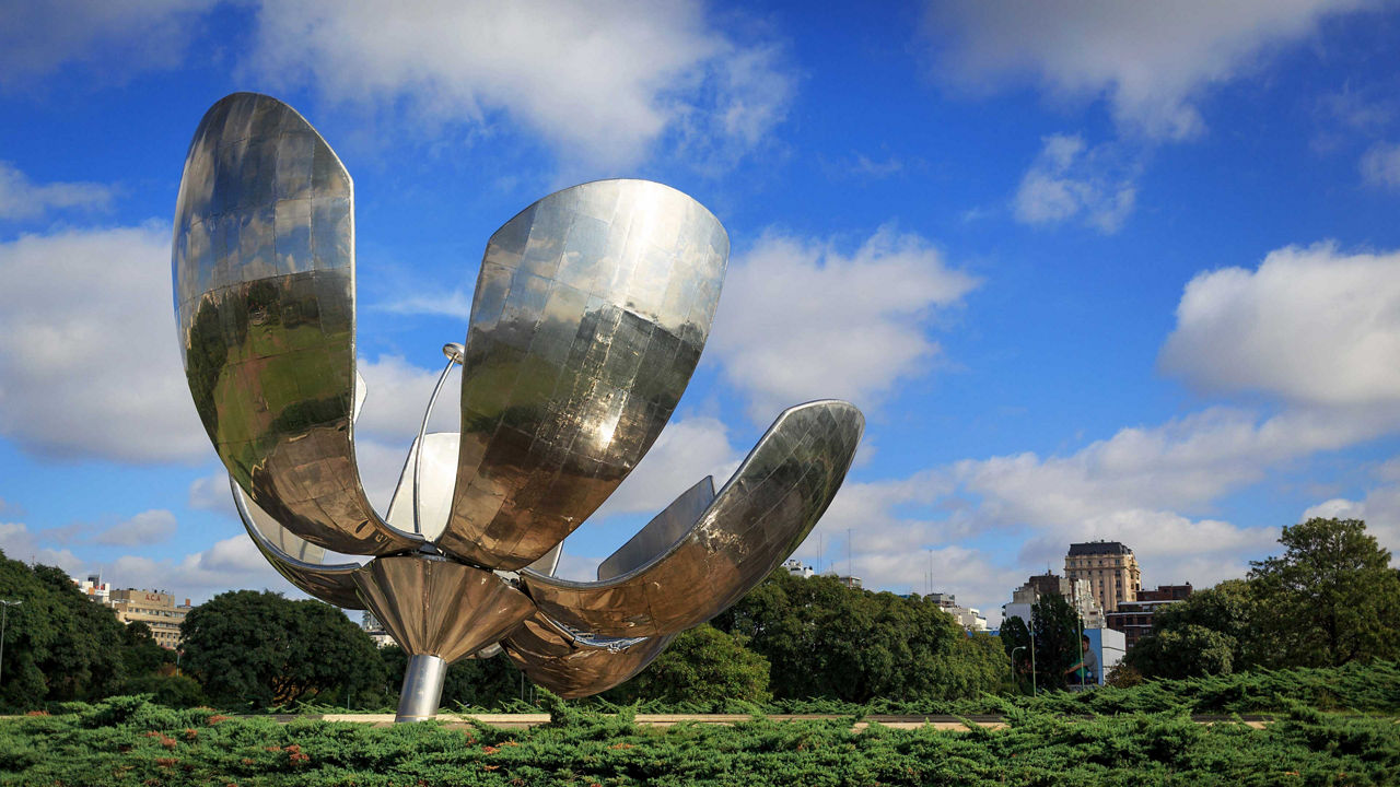 Floralis Generica in Buenos Aires