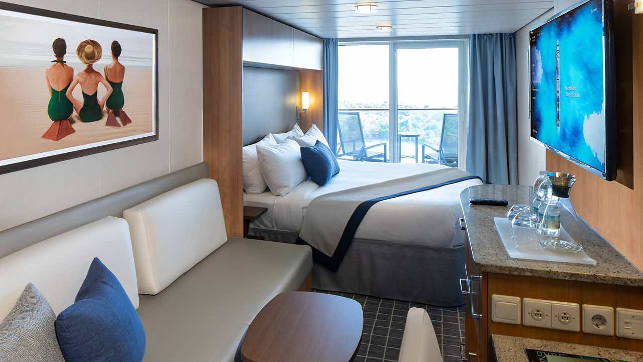 https://assets.dm.rccl.com/is/image/RoyalCaribbeanCruises/celebrity/staterooms/aquaclass-2560x1440.jpg?$16x9-med$