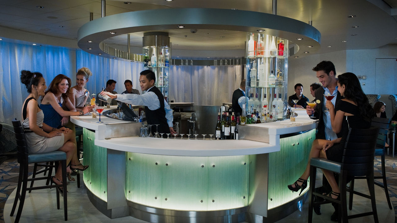 6557 circle bar eat and drink martini bar crush