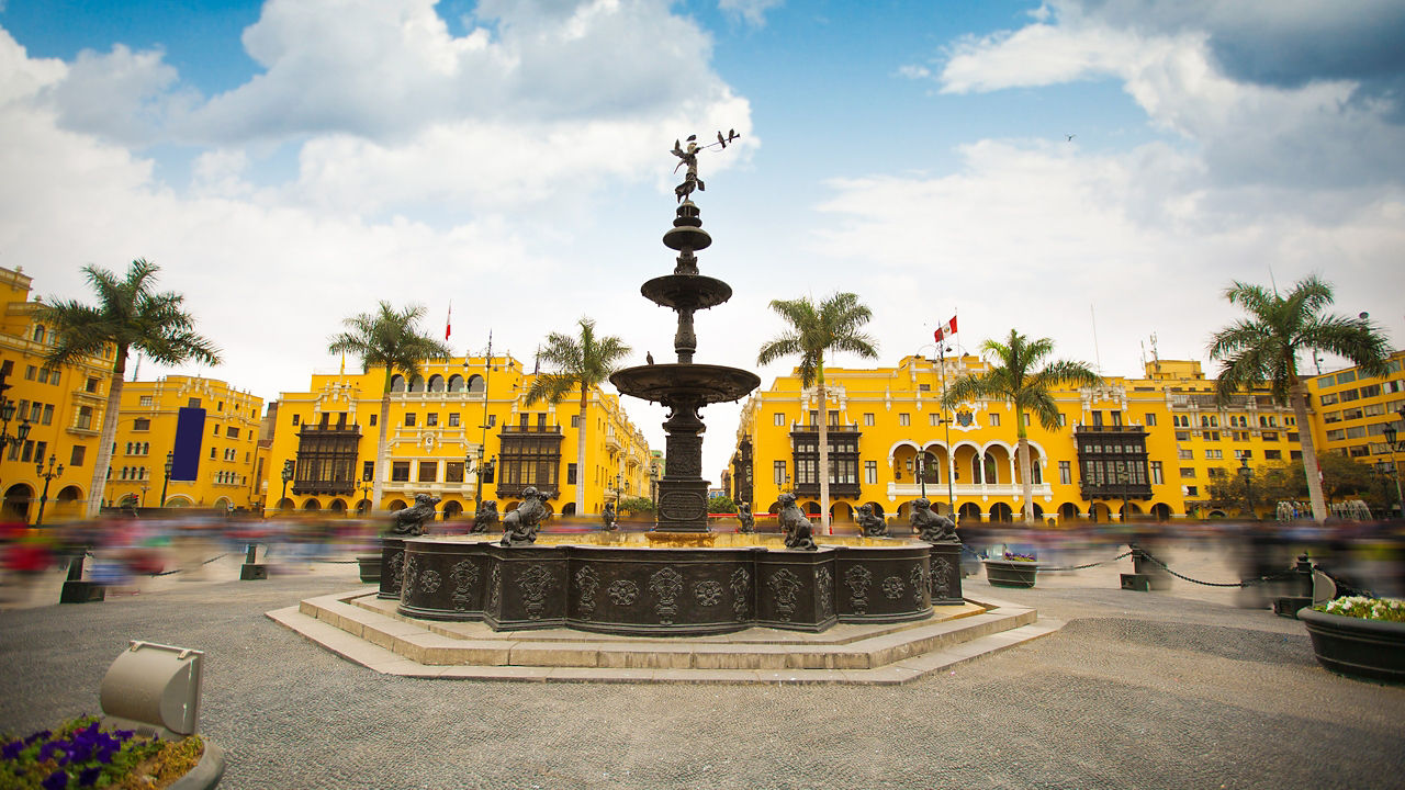 bronze fountain plaza de armas lima peru 2560x1440