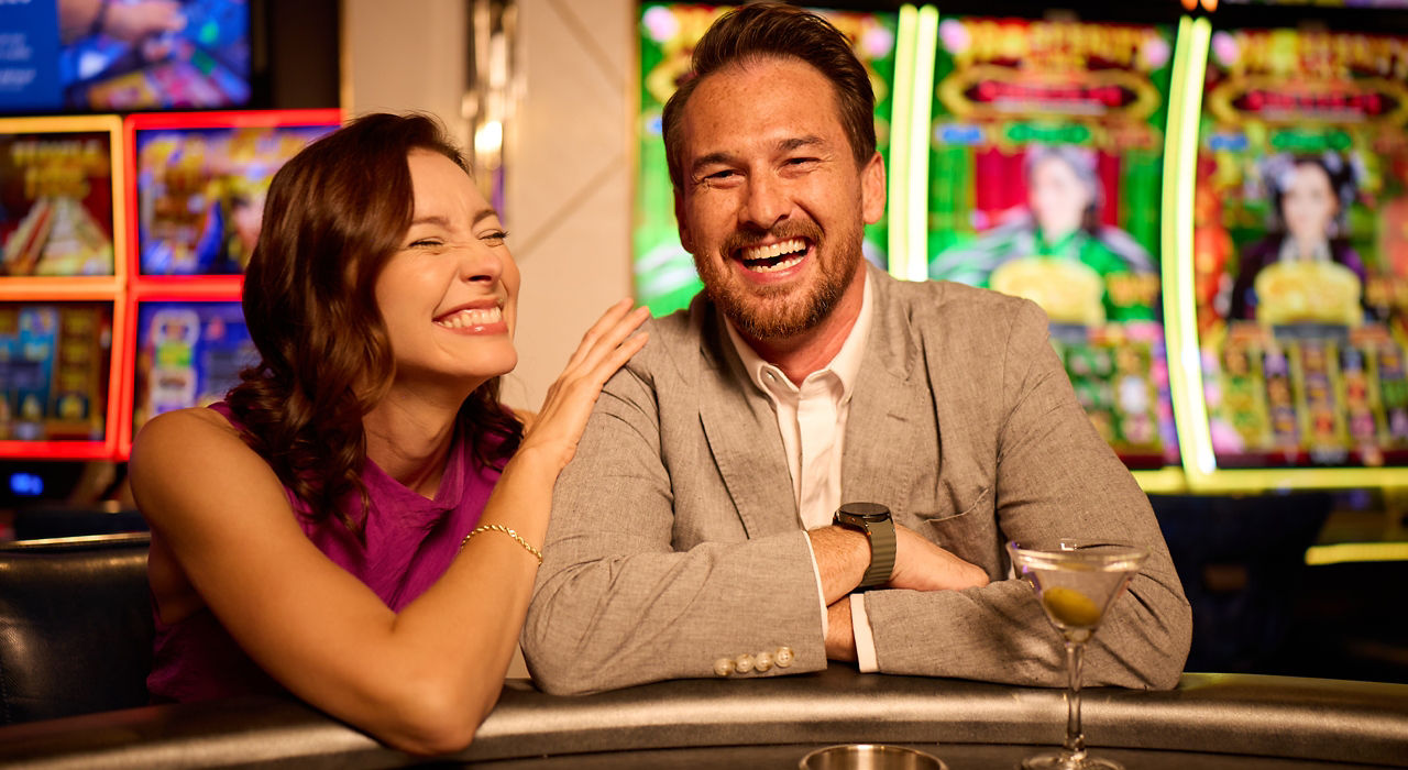 AX casino couple 10 2560x1440