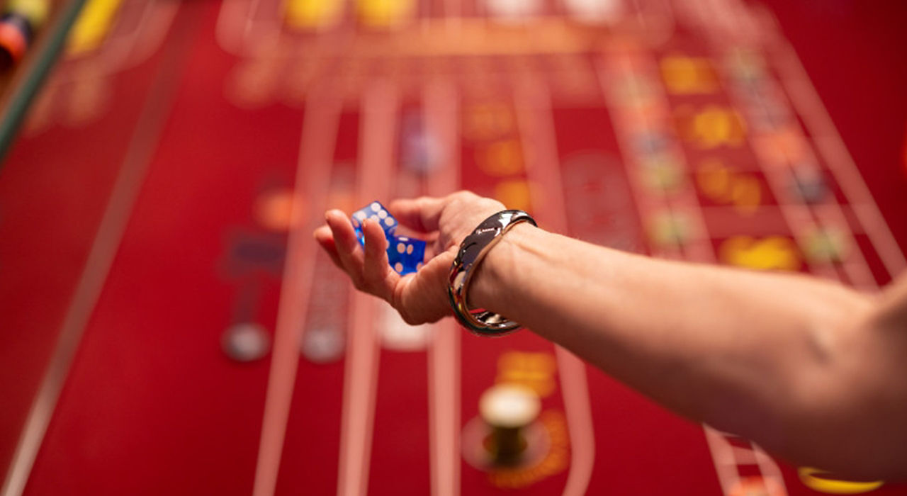 CEL AT Casino 2560x1440