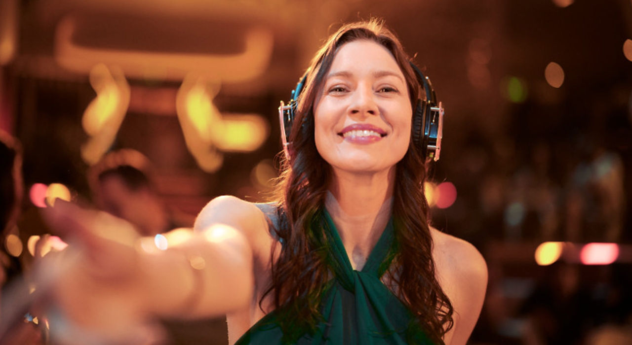 CEL AT Silent Disco 2560x1440