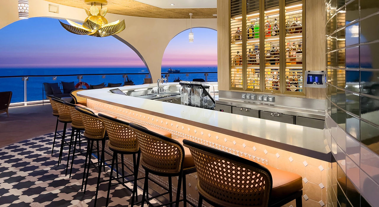 CEL BY Sunset Bar 2560x1440