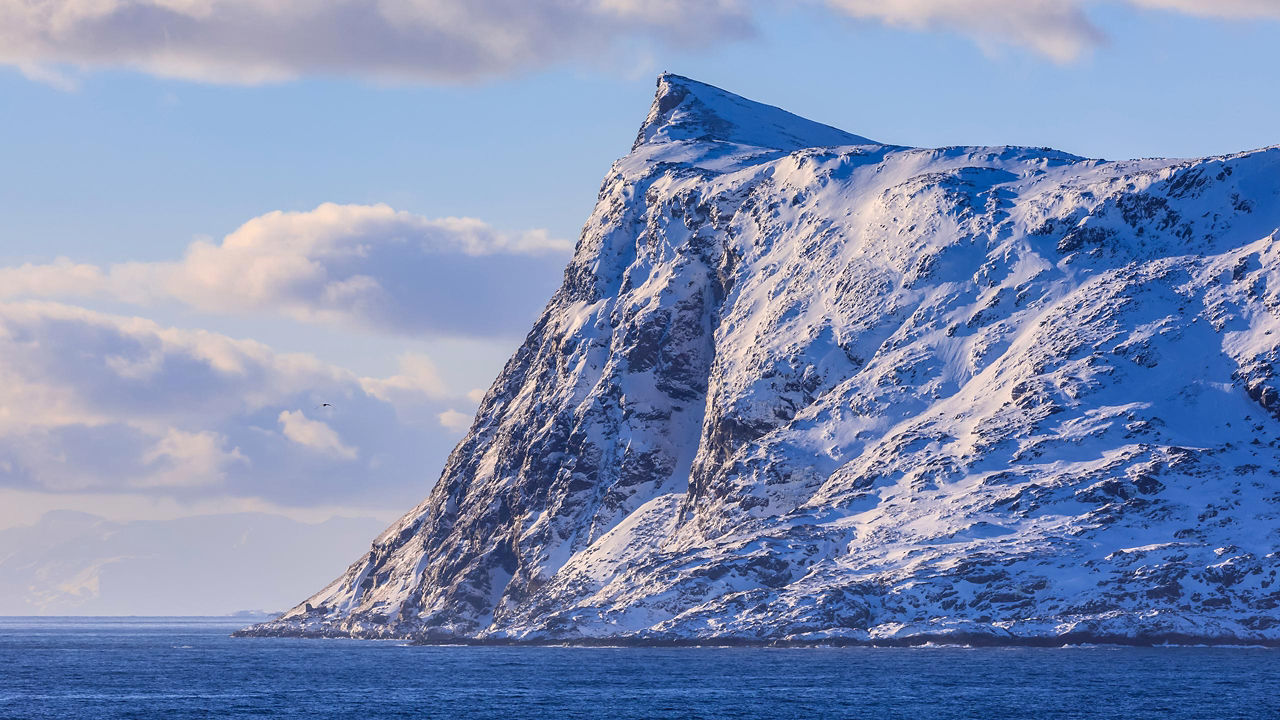 arctic circle by norway mountainside 2560x1440
