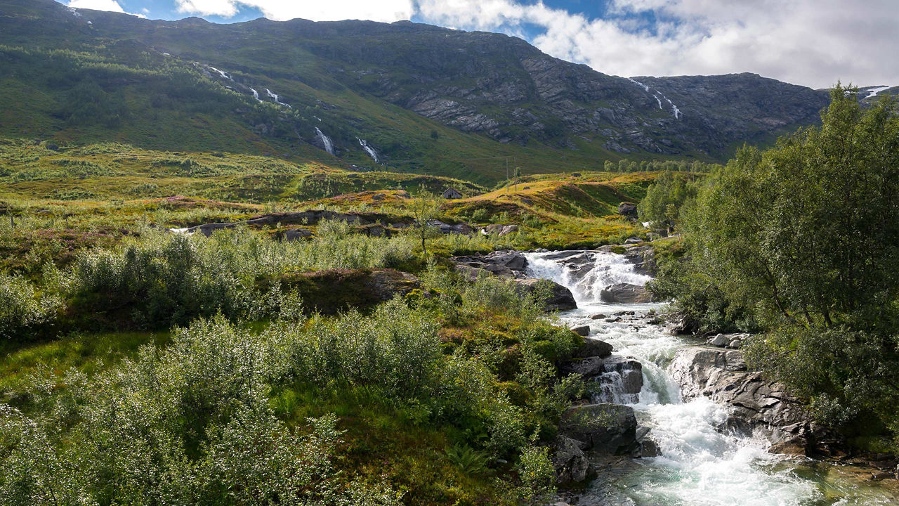 waterfall near haugesund norway 2560x1440