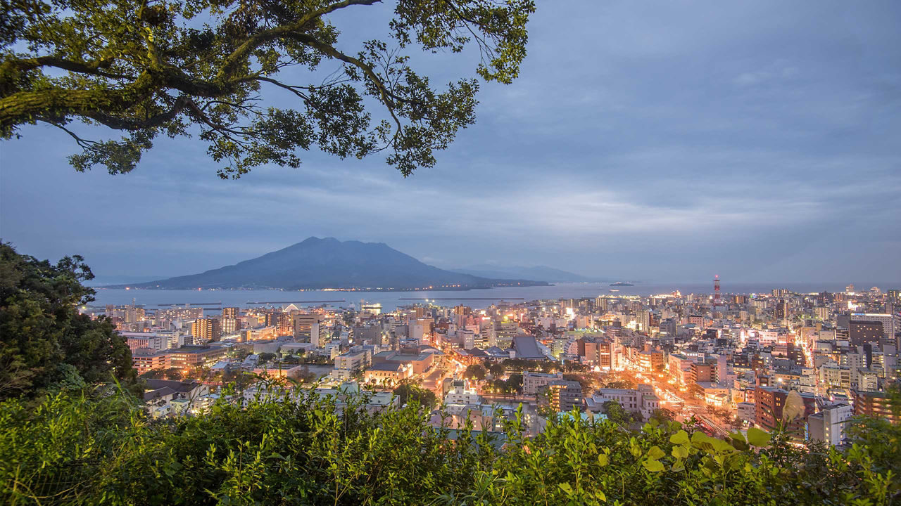 cityscape of kagoshima japan 2560x1440