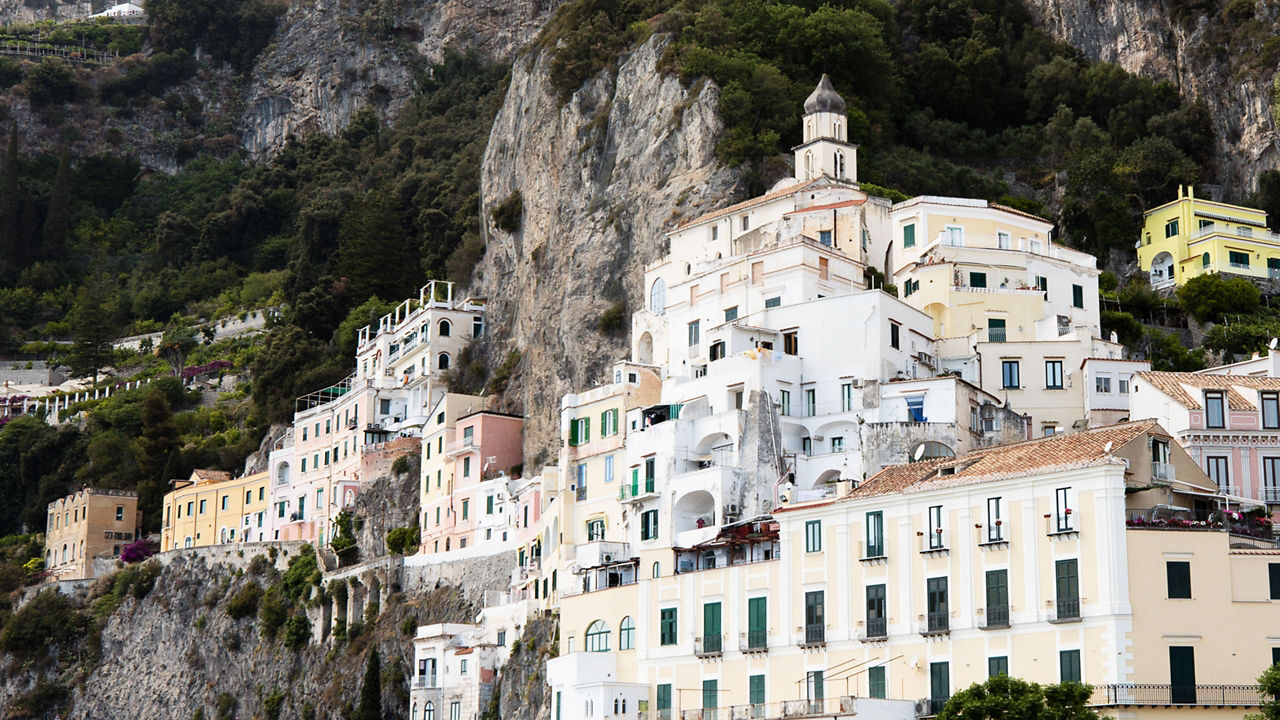 amalfi coast italy 2 2560x1440