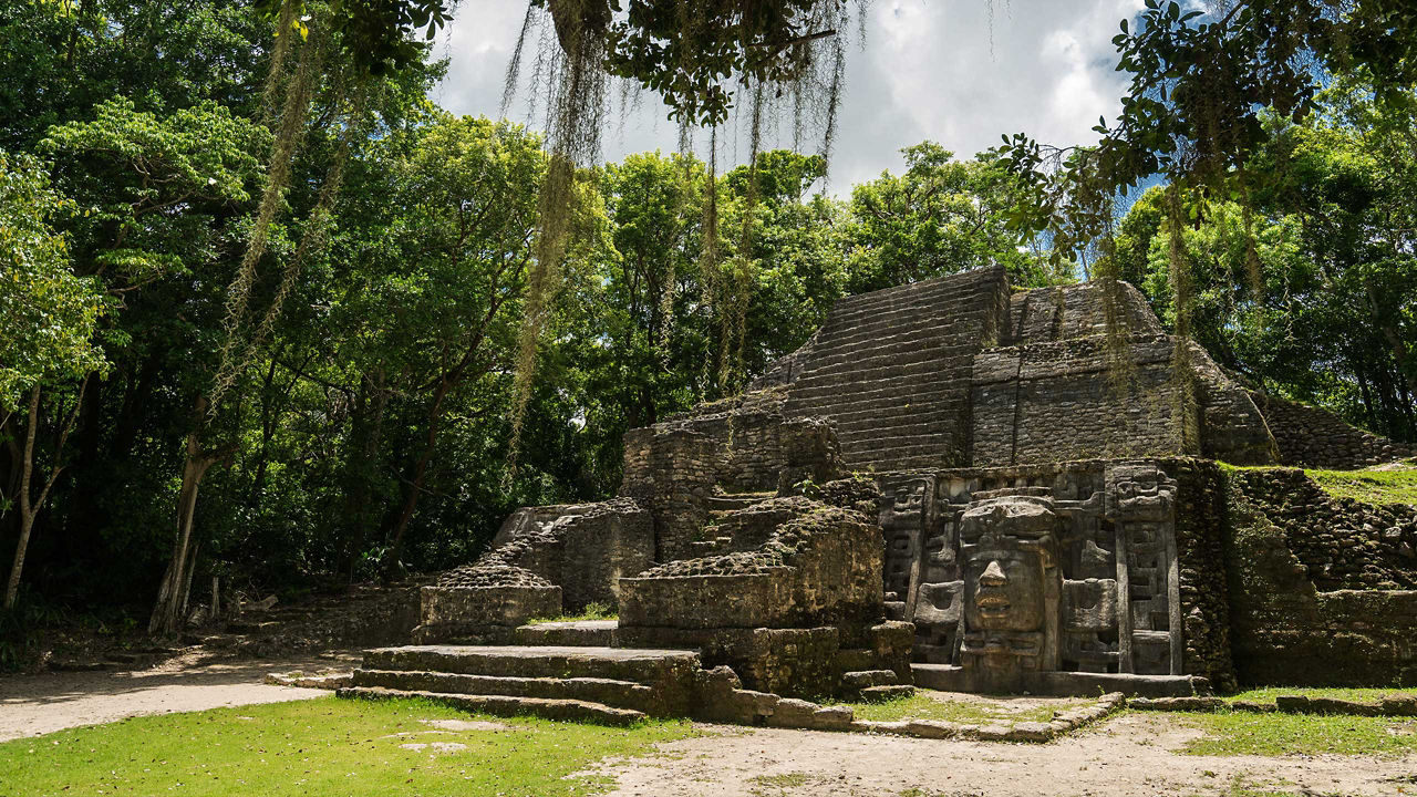 lamanai archeological belize city 2560x1440