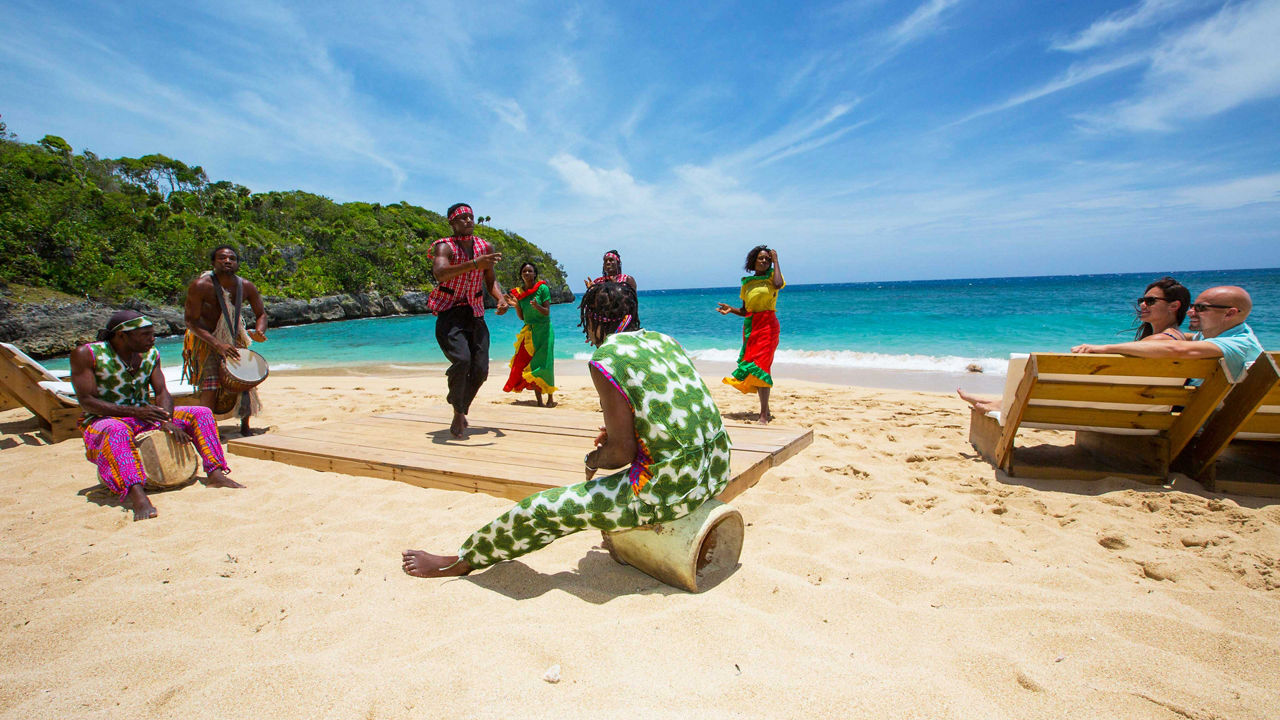 entertainment by the beach feature card 3840x2160
