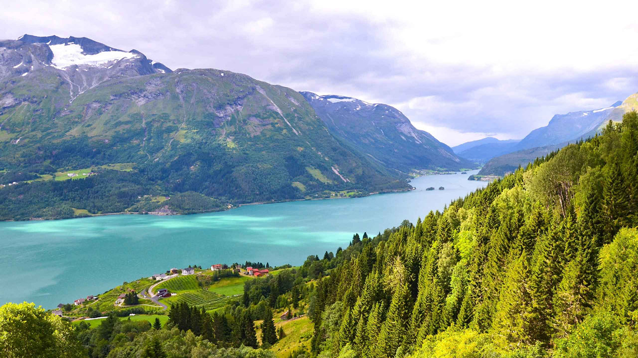 flam norway mountain view 2560x1440