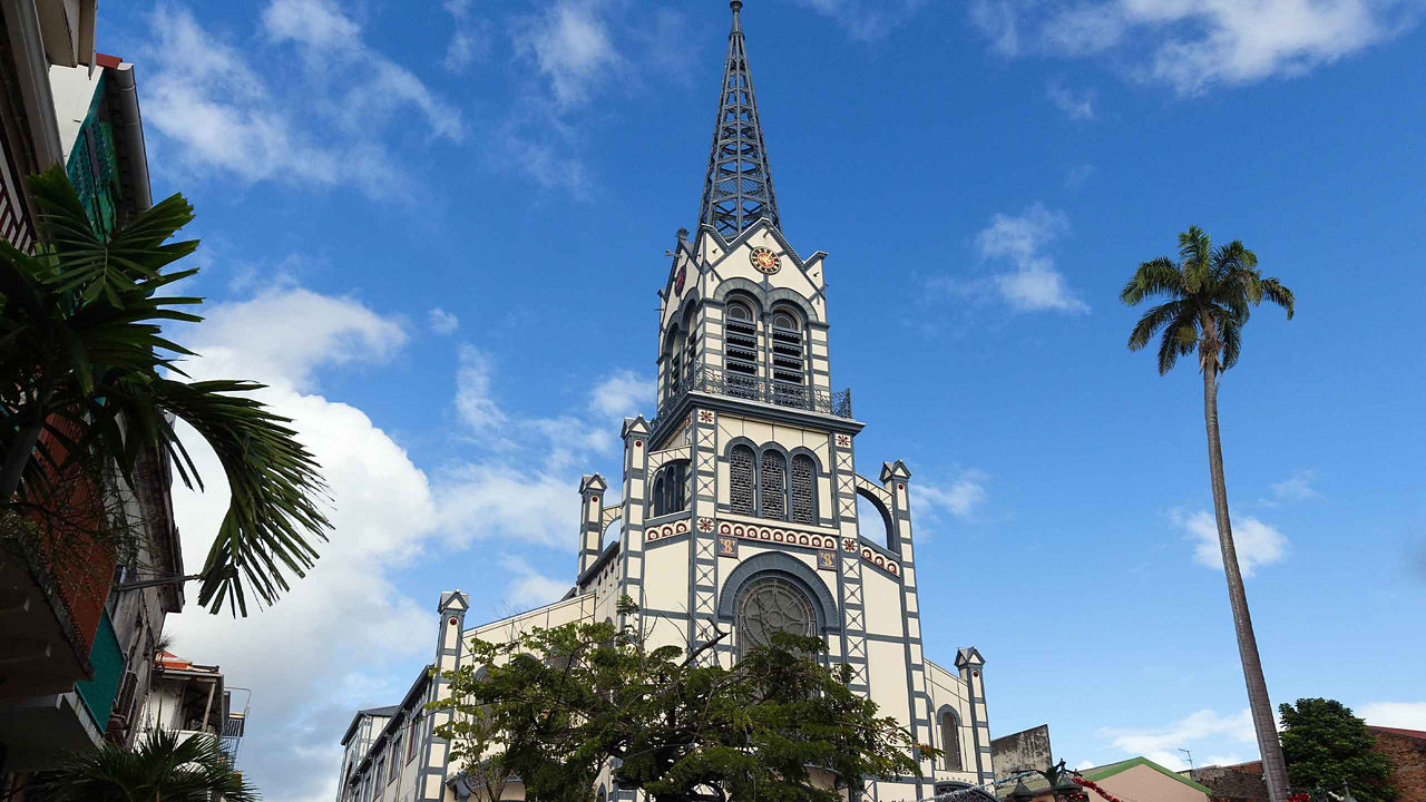 fort de france cathedral 2560x1440