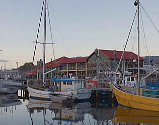 hobart small boat port 2560x1440