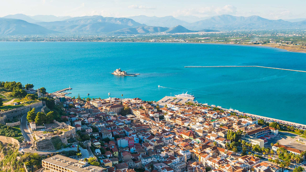 waterfront nauplion greece 2560x1440