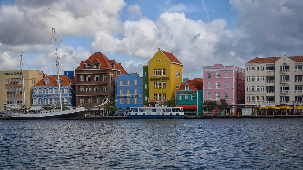 oranjestad aruba houses 2560x1440