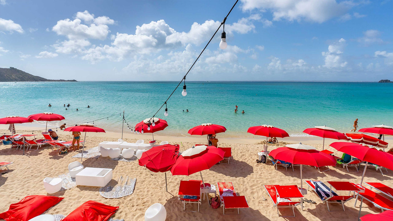 view of the front beach philipsburg st maarten 2560x1440
