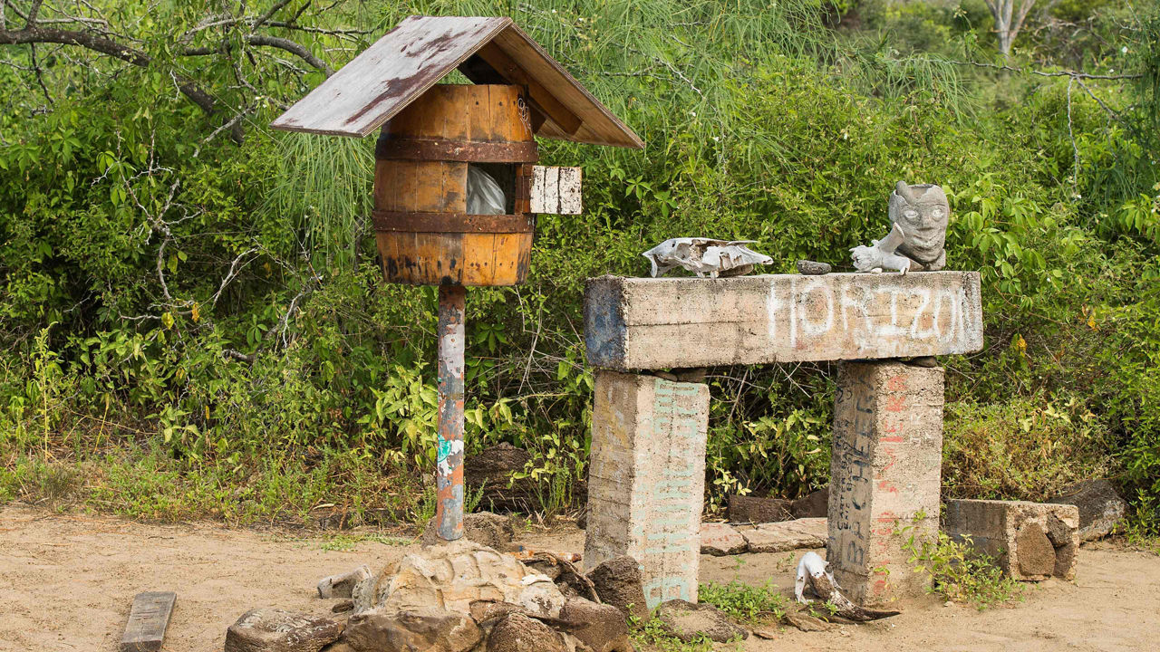 post office bay floreana island 3840x2160