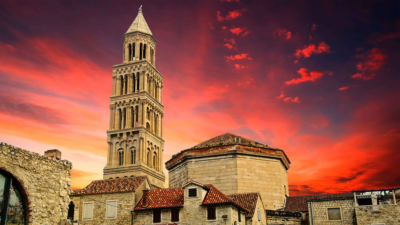 renaissance church diocletian palace split croatia 2560x1440