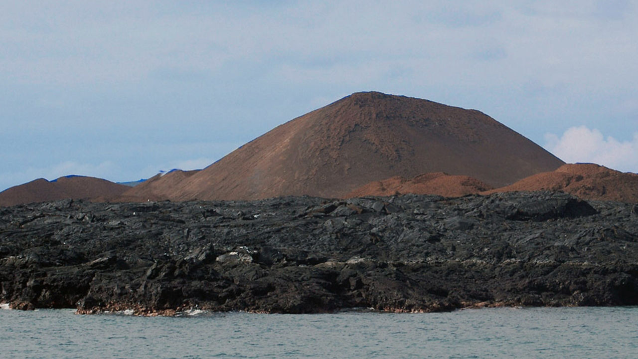 sullivan bay santiago island galapagos 2560x1440