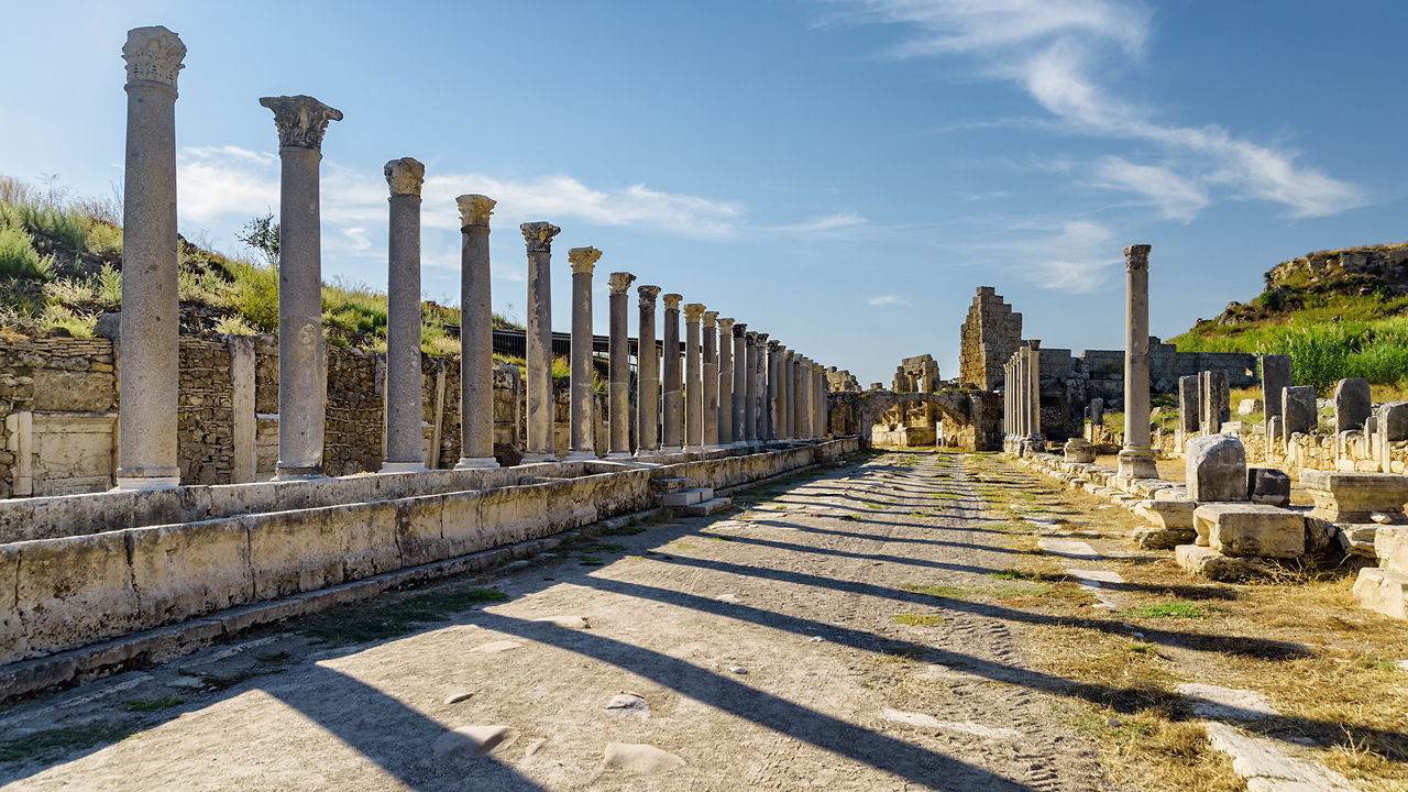colonnade ruins perge antalya province turkey 2560x1440