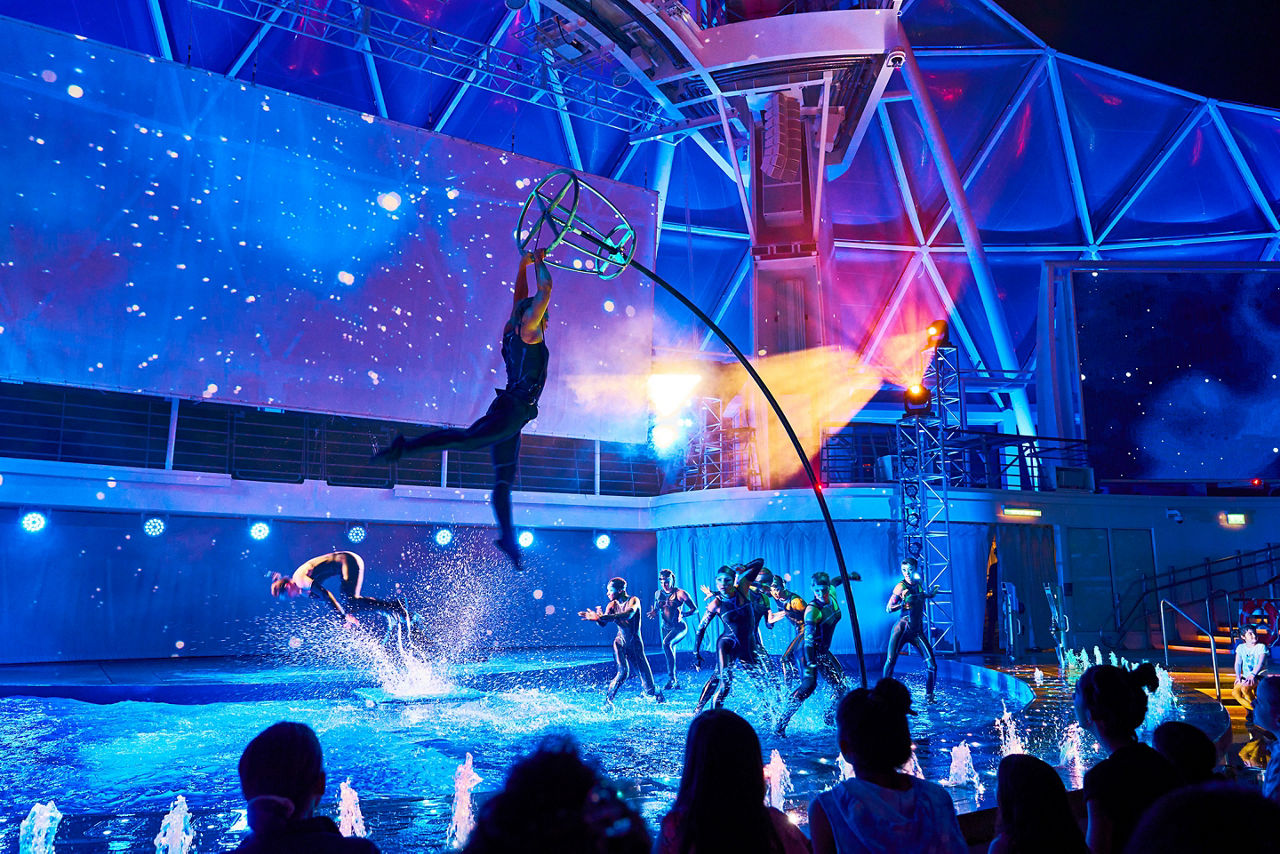 Aquatheater Intense Acrobatics