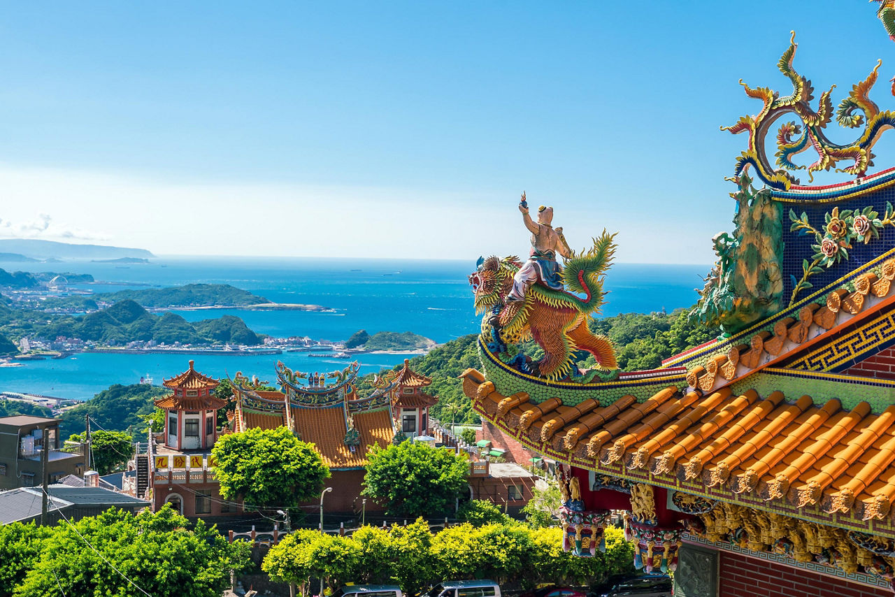 Statues on the roof of the temple at Jiufen Old Street in Taipei, Taiwan