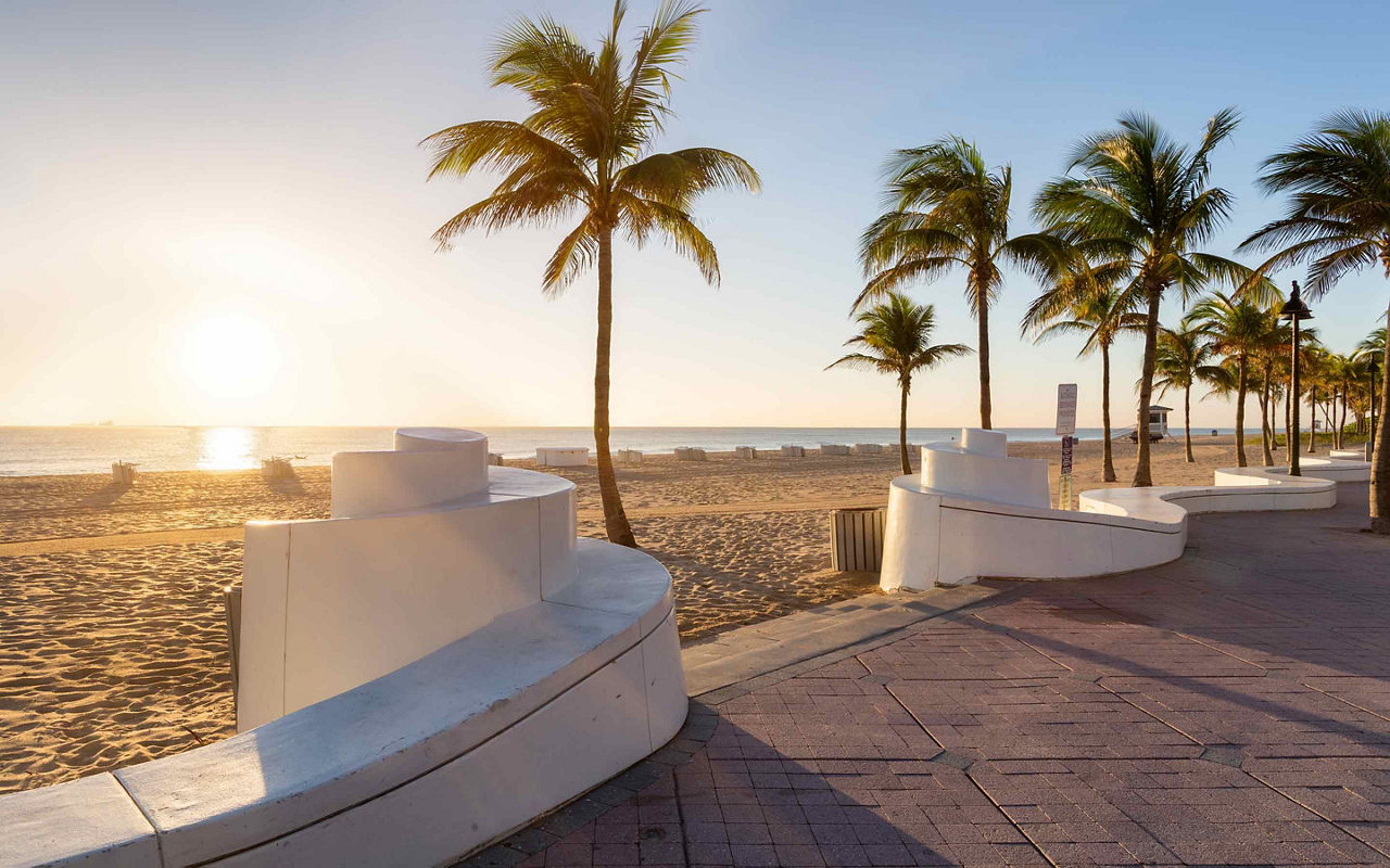 Oasis Class, Oasis of the Seas, Promenade at a beach in Fort Lauderdale, Floriday
