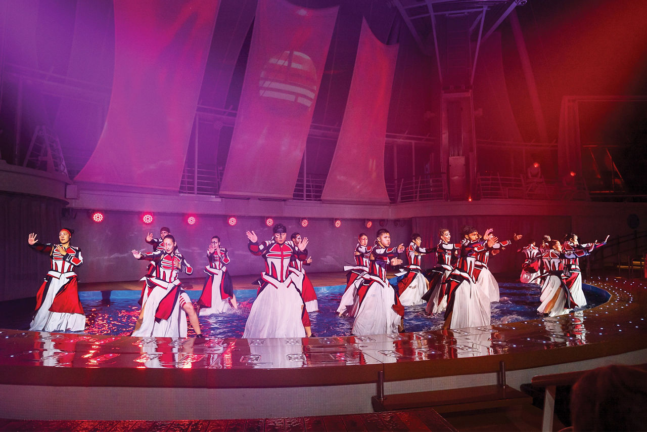 Hiro Dance Sequence in the Aqua Theatre in Symphony 