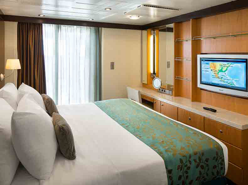 oa-cat-a2-aqua-theater-suite-deck10