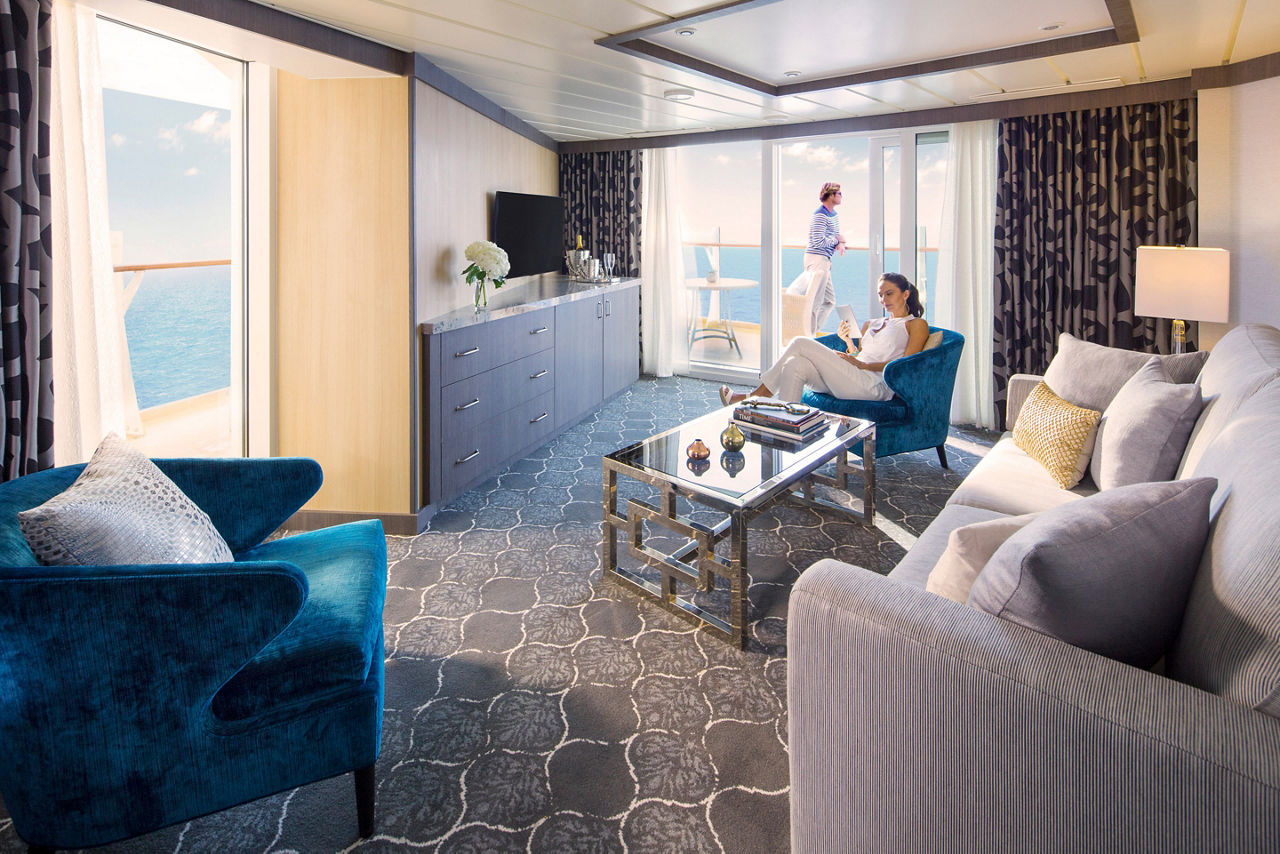 Oasis Class, Oasis of the Seas, Aquatheater Suite Interior Living Room