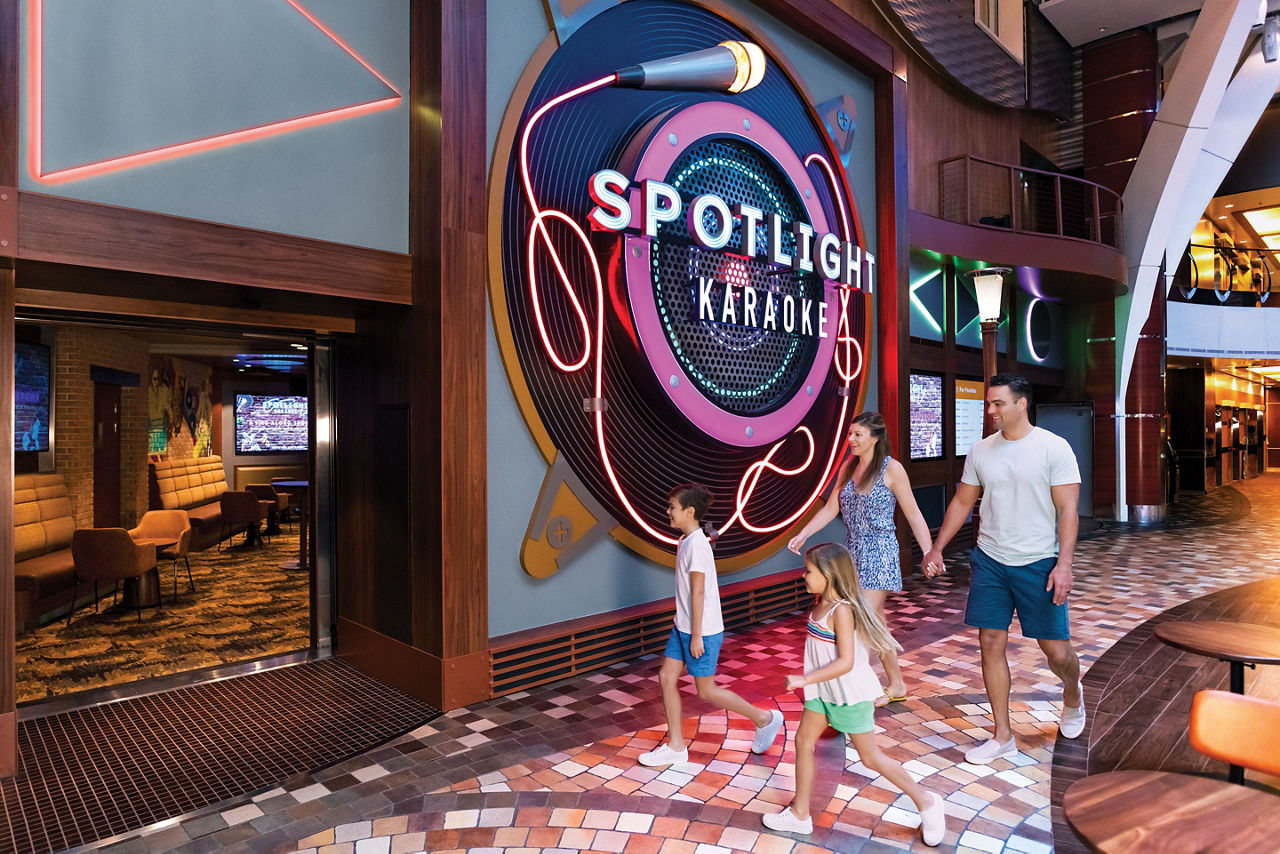 Oasis of the Seas Spotlight Karaoke Family Entering Venue