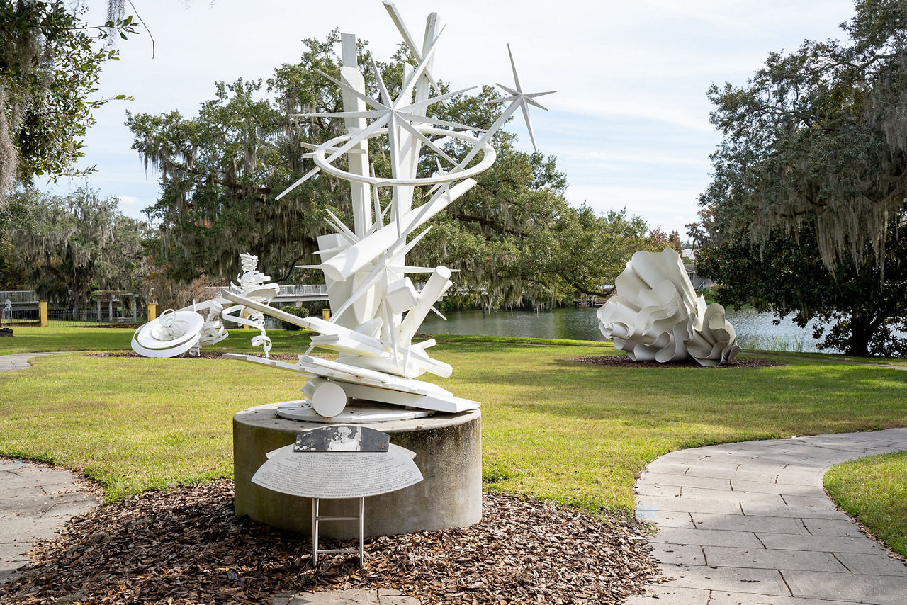 he Mennello Museum of American Art and its surroundings. 