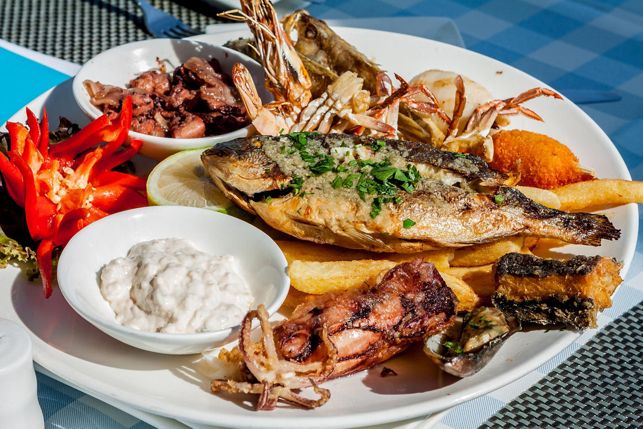greek fresh seafood platter