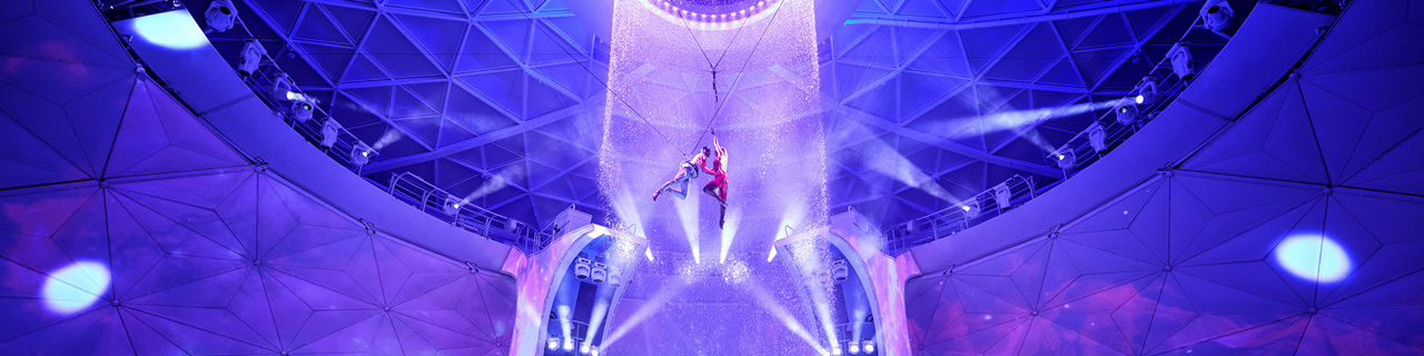 icon of the seas aquadome performers acrobatics diving 1920 480