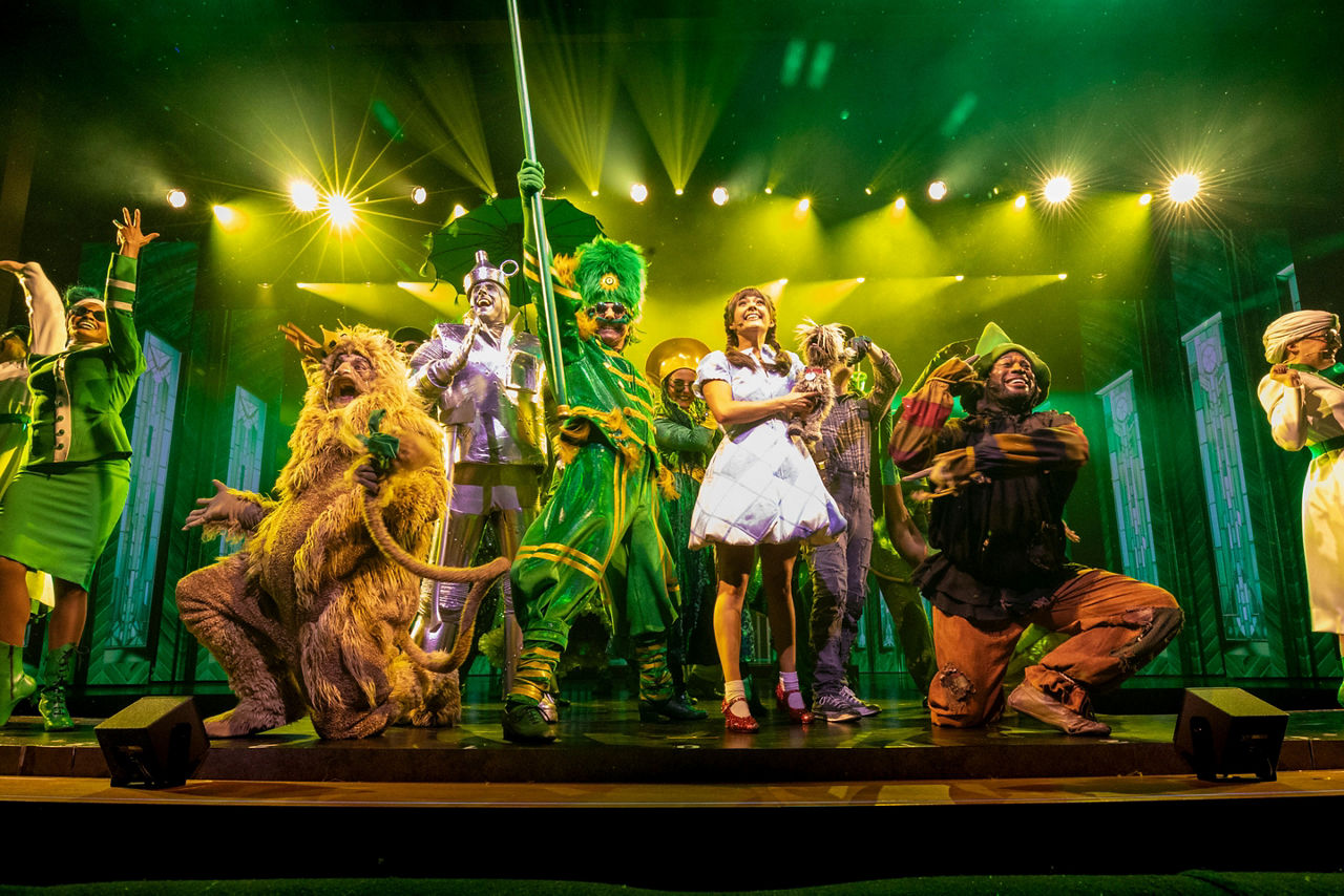 Performers at The Wizard of Oz