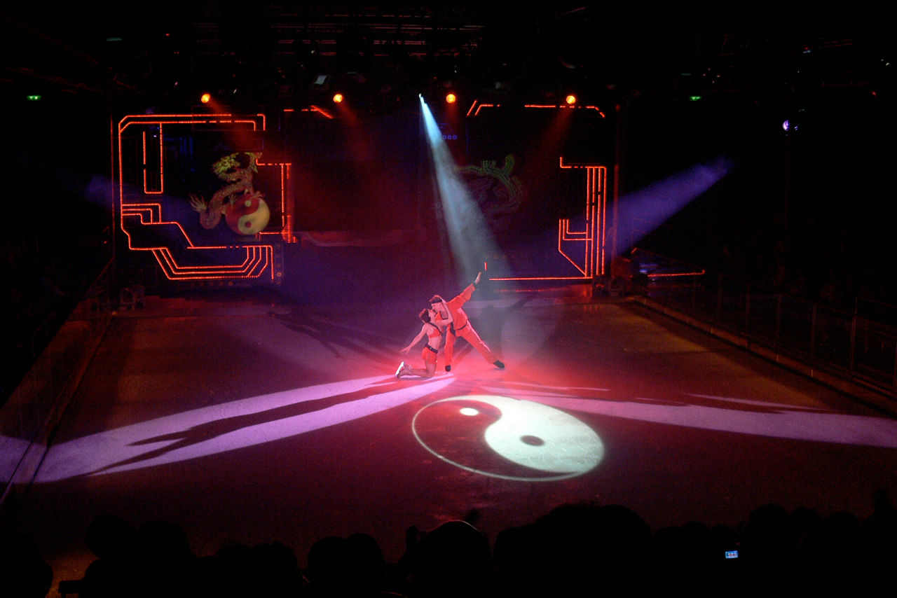 FreedomICE.com Ice Skating Show Couple Rink Spotlight