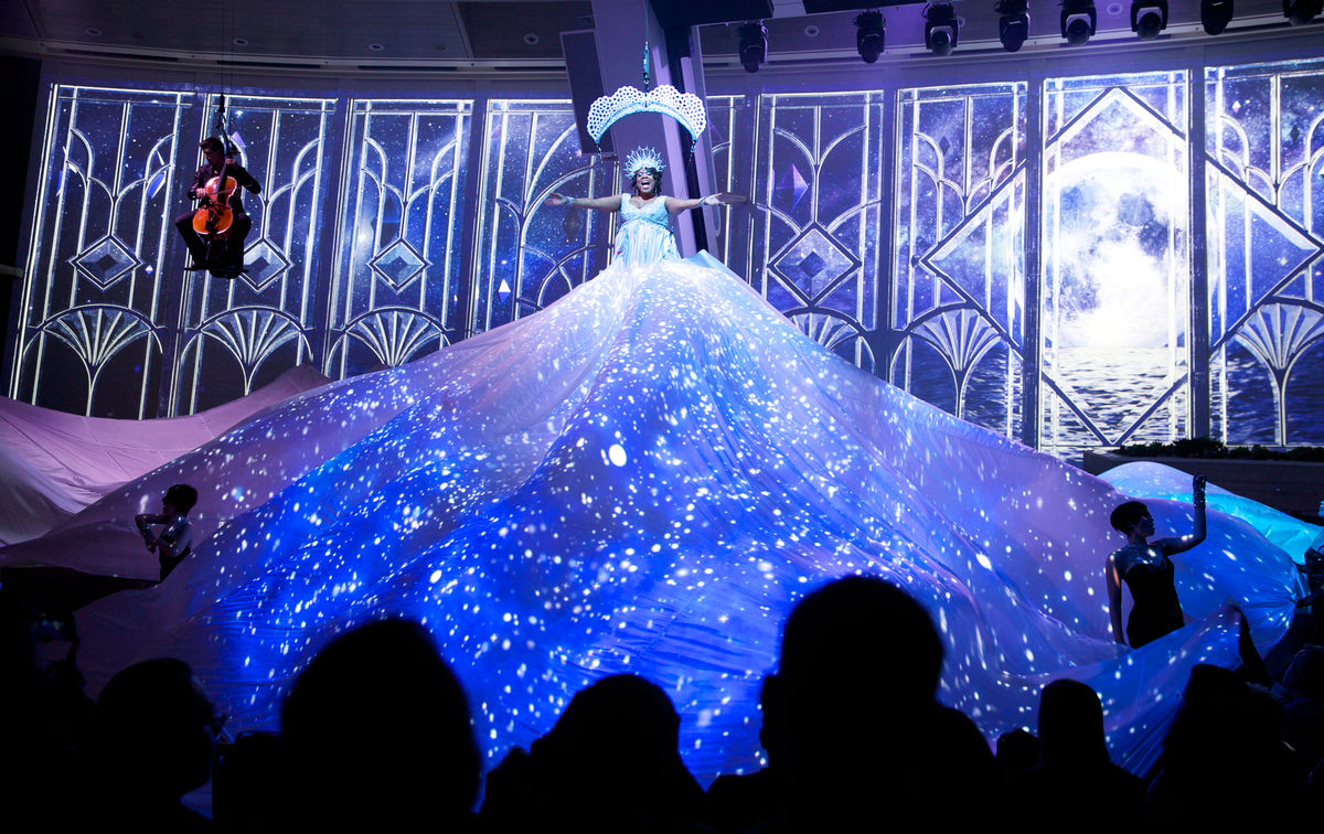 Starwater Show Acrobats Aerial Singer Huge Dress Glow