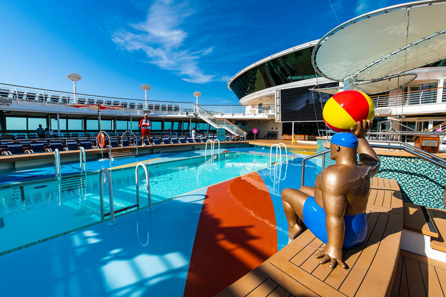 Sunny Day on Jewel of the Seas Pool