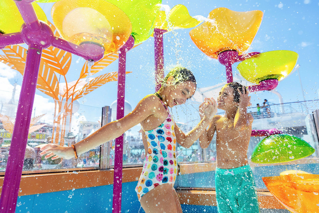 Navigator of the Seas Splashaway Bay Kids Splashing