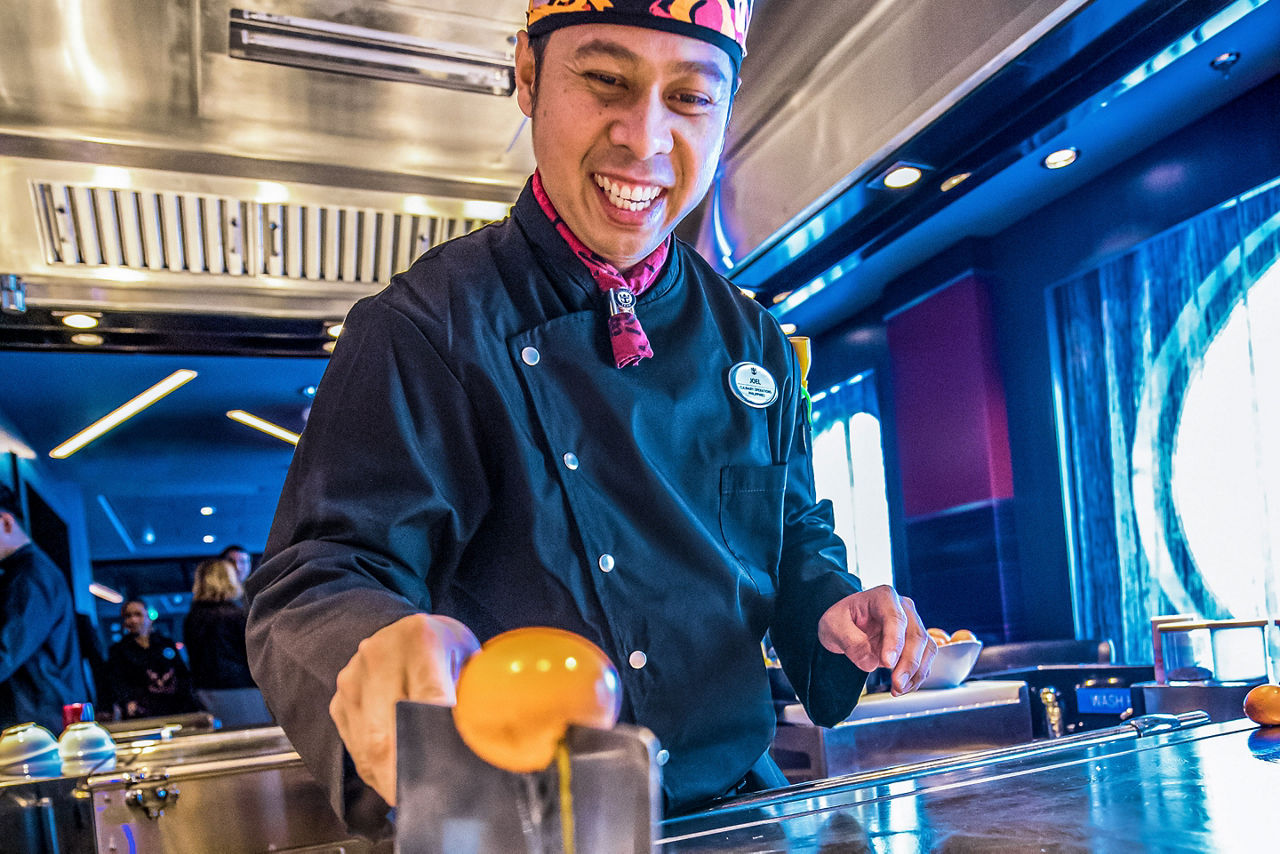 Freedom of the Seas Hibachi Chef Cracking an Egg