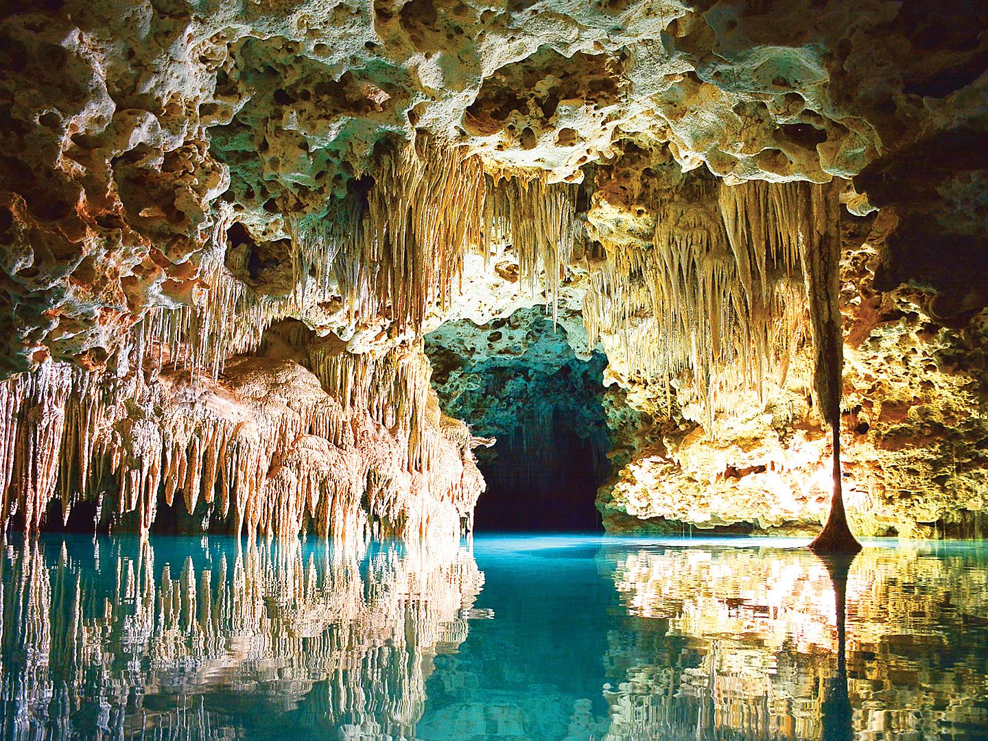 Crystal Caves. Belize City. 