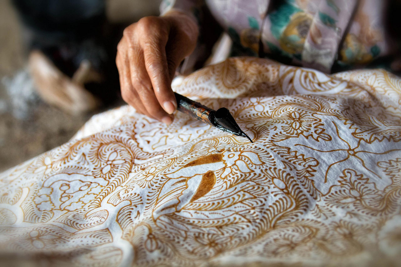 Traditional henna and arts on the crafts in Bali, Indonesia 