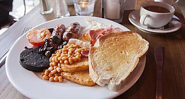 A typical Irish breakfast on a white plate
