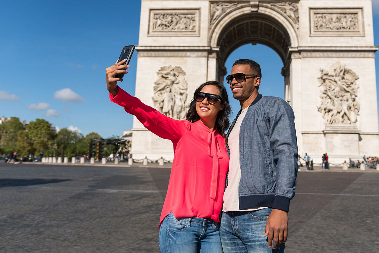 France Paris Couple by Arc De Triomphe