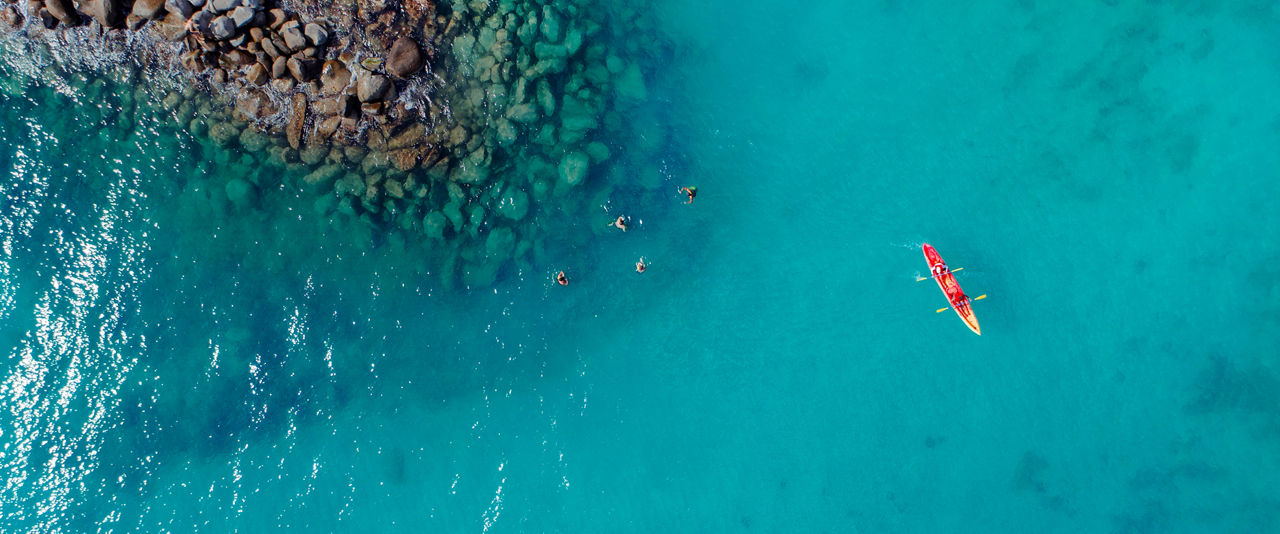 Grandes Escapadas Hombre Kayaking Caribe | Desktop