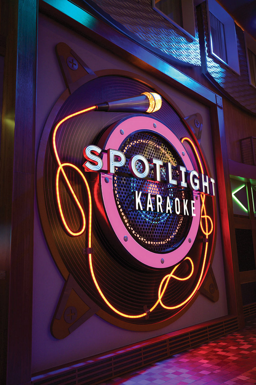 Oasis of the Seas Spotlight Karaoke Entrance Nightlife