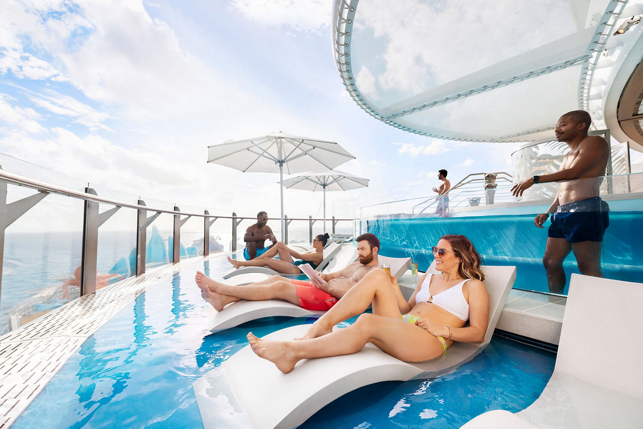 Suite Sun Deck Friends Tanning